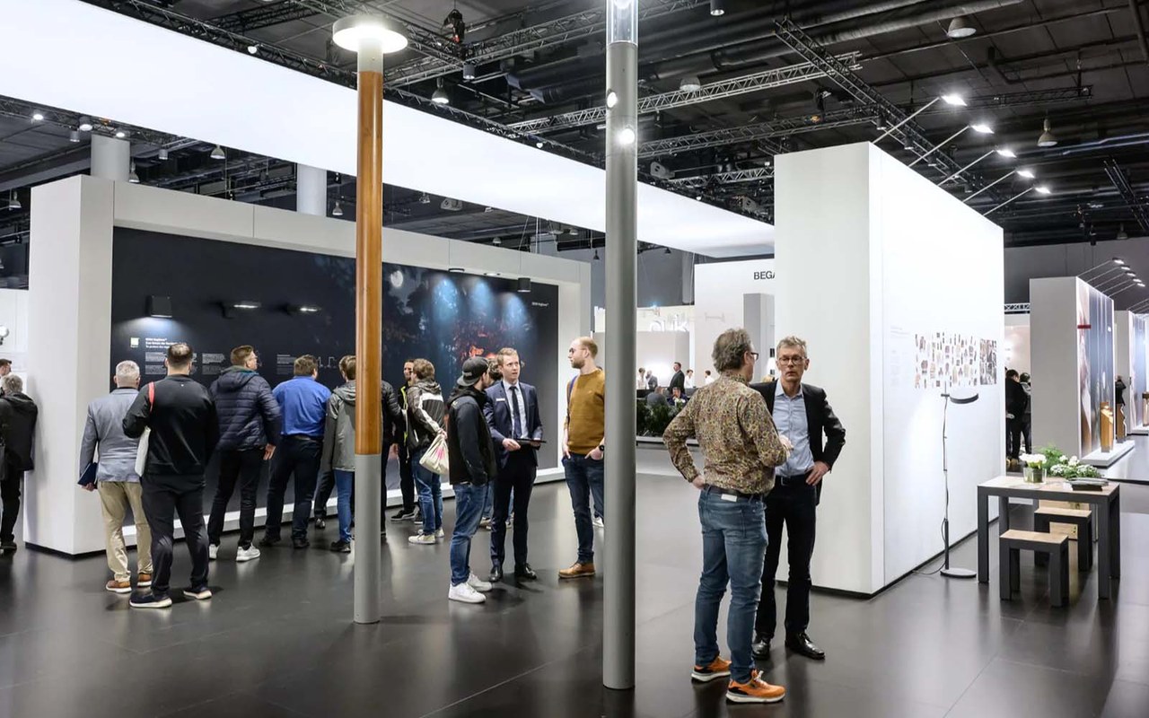 Lighting in urban spaces: Outdoor lighting is a central element of Light + Building and it illustrates how lighting solutions can bring together design, safety and atmosphere in outdoor environments. (Source: Messe Frankfurt Exhibition GmbH / Pietro Sutera).