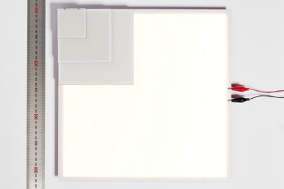 Area size comparison of LG Chem's new 320x320 mm OLED to conventional standard sized OLED panels