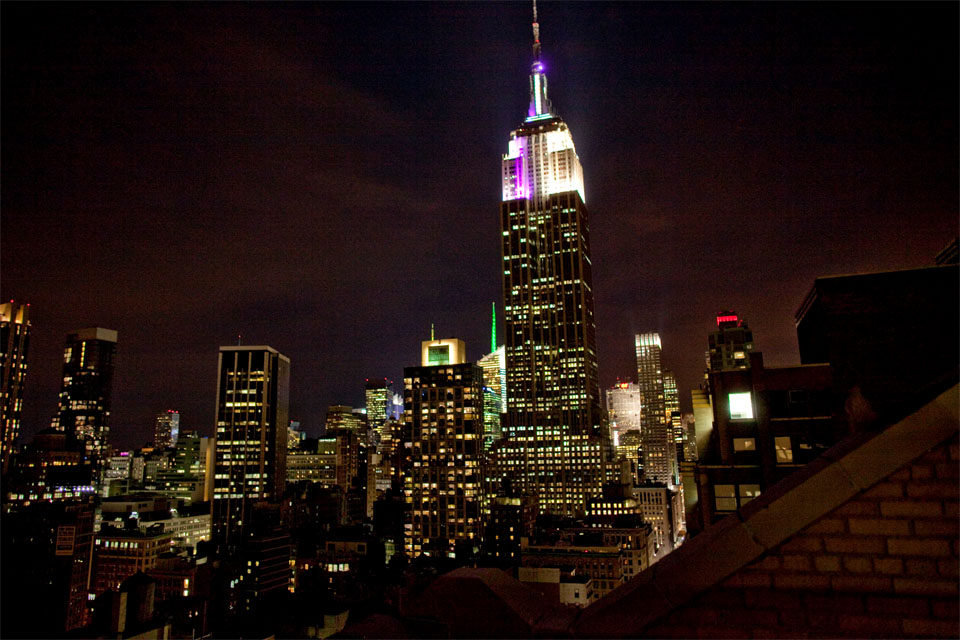 State-of-the-art, dynamic lighting system illuminates the Empire State Building (ESB)