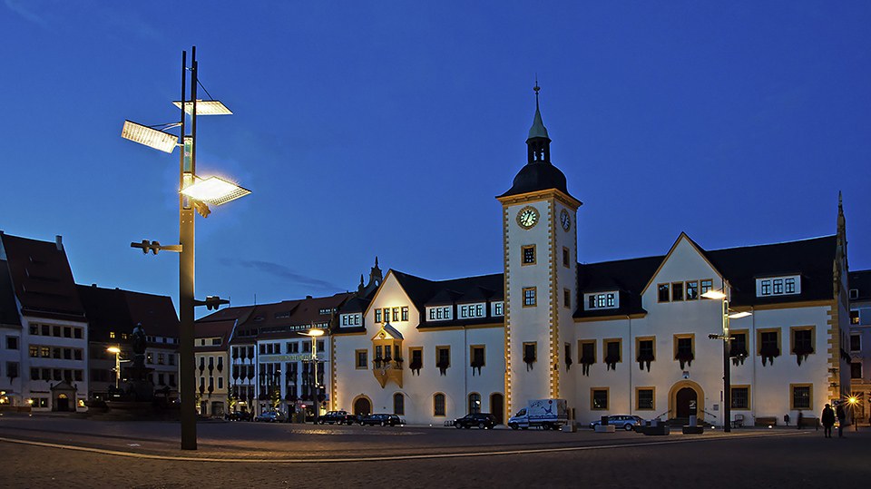 Light-Mast-Freiberg Market Place web.jpg