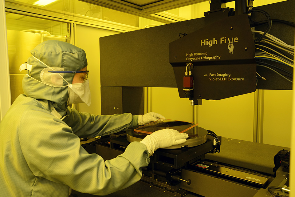 UV-LED-Lithography-tool for master generation. © Fraunhofer IOF